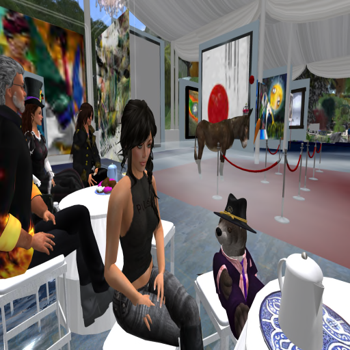 Maria & Scottius (Beeflin, Amira) _ LINC Sculpture Gardens